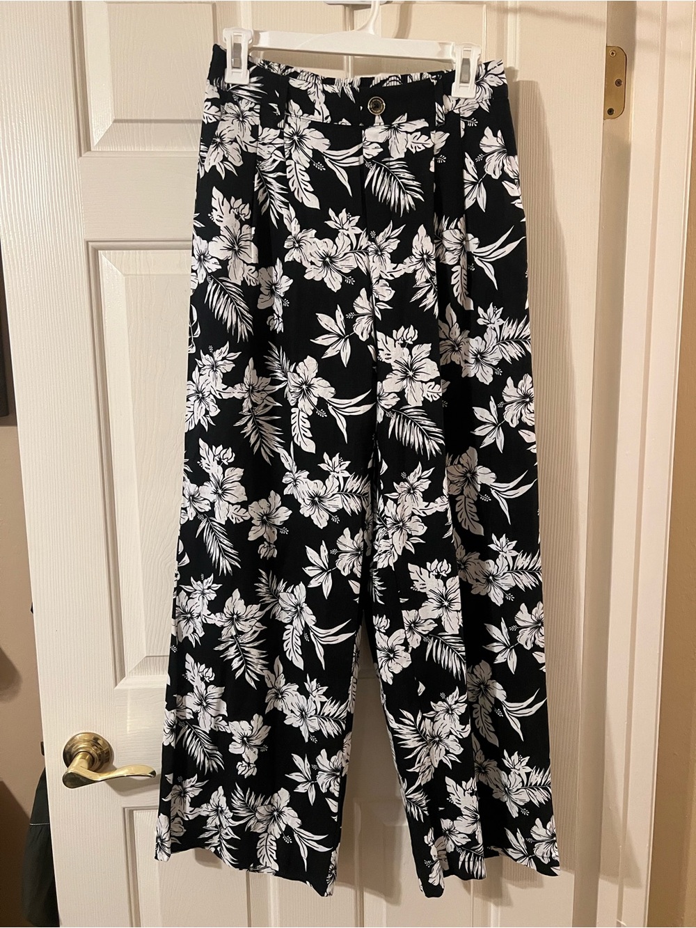 NWOT Marc New York Andrew Marc Black & White Tropical Floral Linen Blend Pant XS